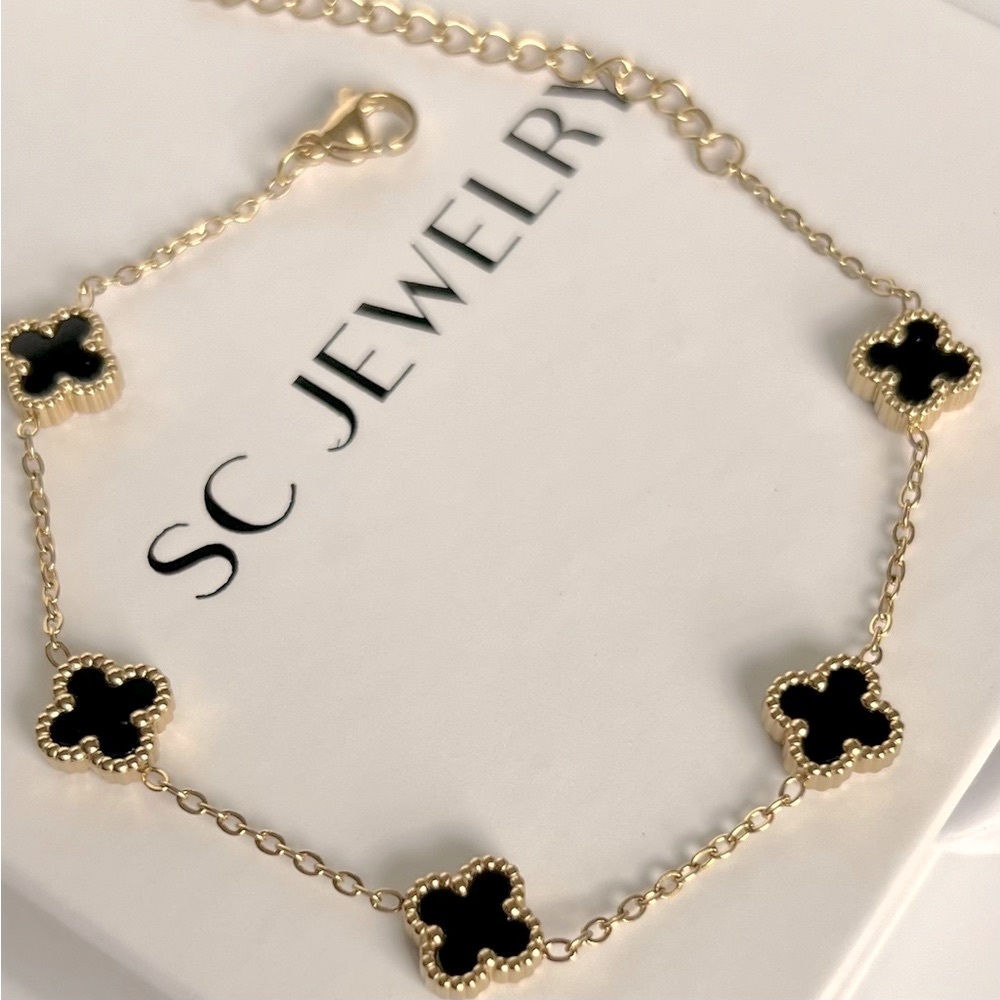 Last 3 🔥 Black Clover Bracelet Double Sided Petite Clover
